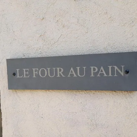 Le Four Au Pain * Esclauzels